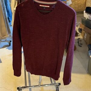 Tommy Hilfiger Men's Maroon Crewneck Sweater